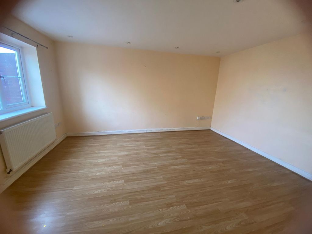 Property photo 3 of 7 Gallery