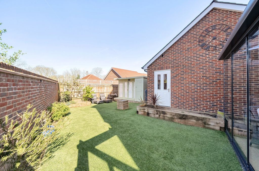 Property photo 2 of 23 1-69d70F8F5c74d-1...