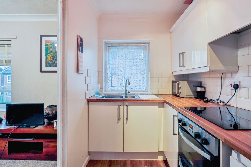 Property photo 2 of 10 Pbox-Img.Jpg