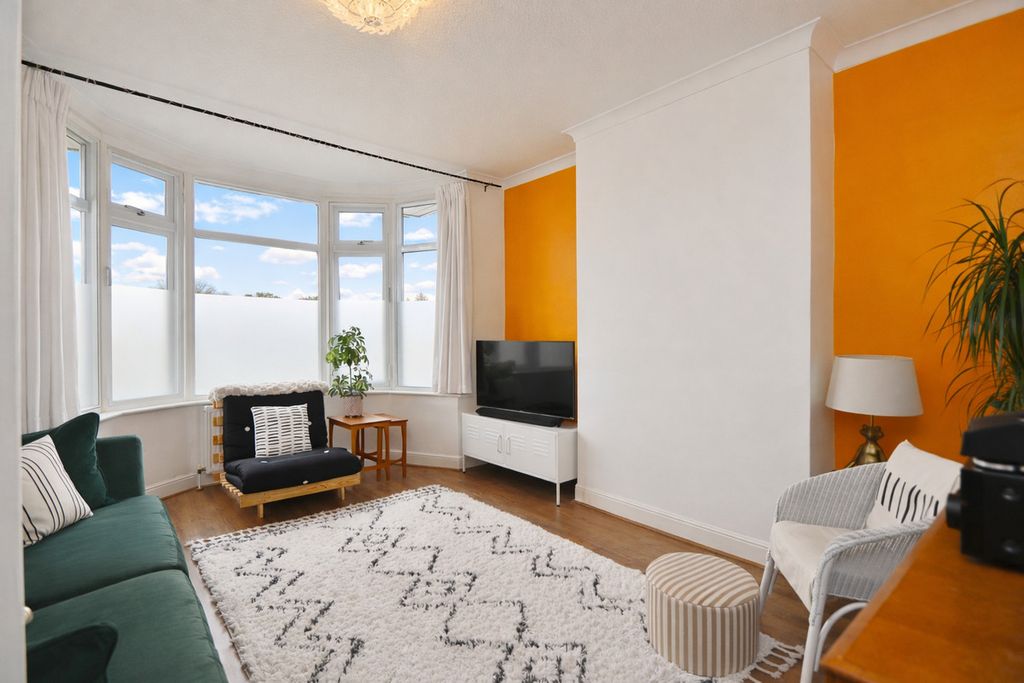 Property photo 2 of 22