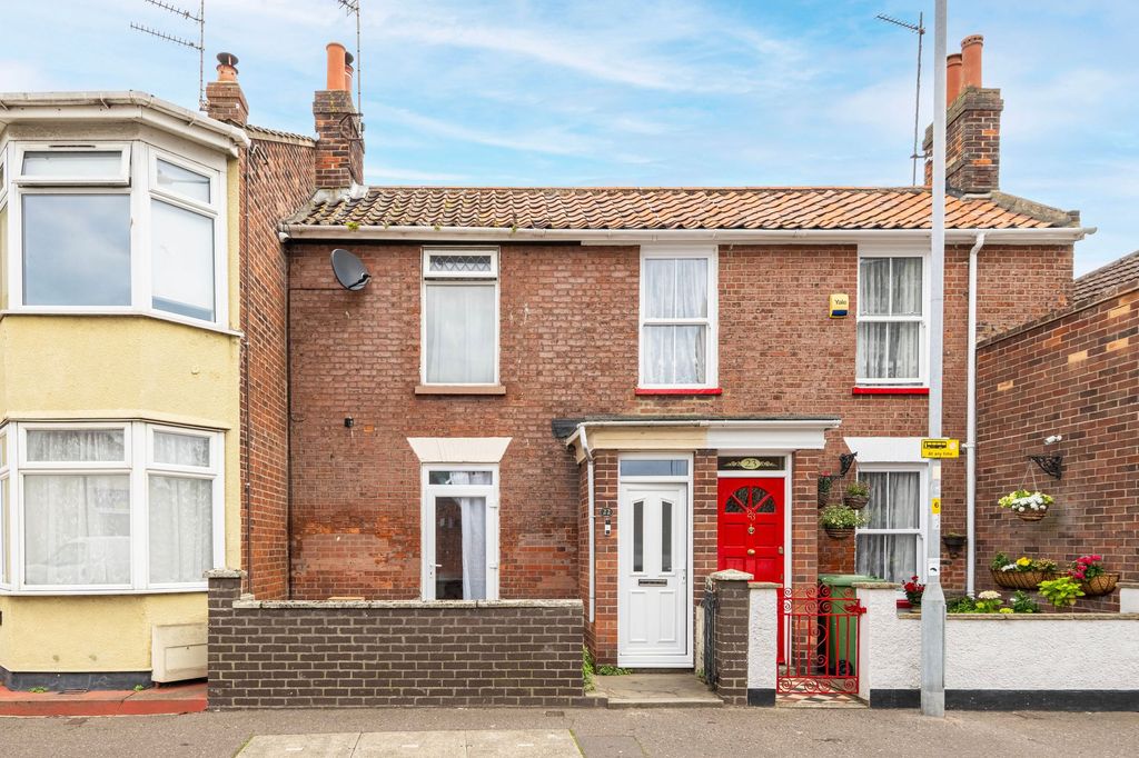 Property photo 1 of 12