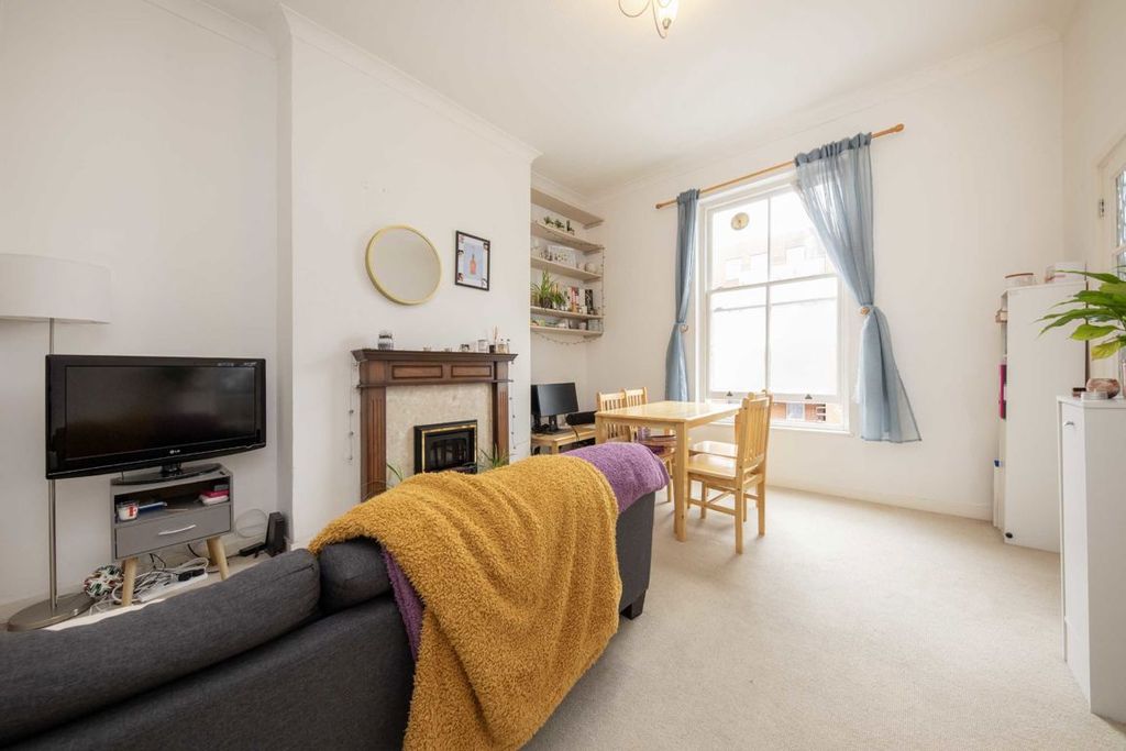 Property photo 2 of 5
