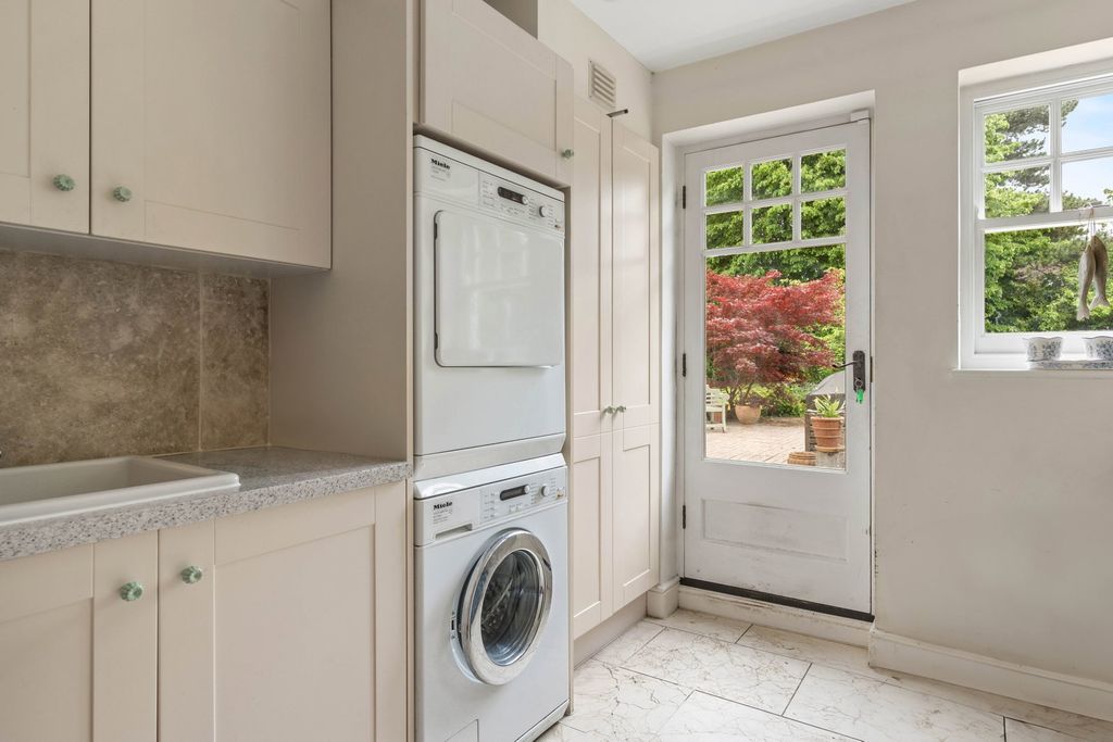 Additional image 33 of 6 bed detached house for saleGreenway, Hutton Mount, Brentwood CM13