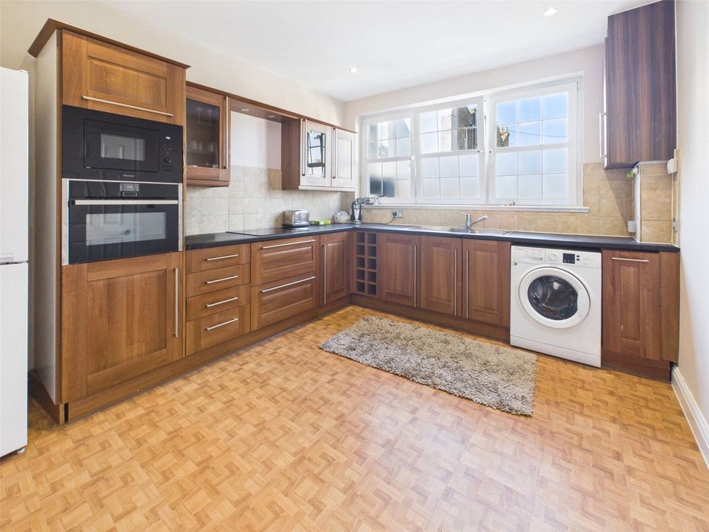 Property photo 3 of 12 Picture No. 32