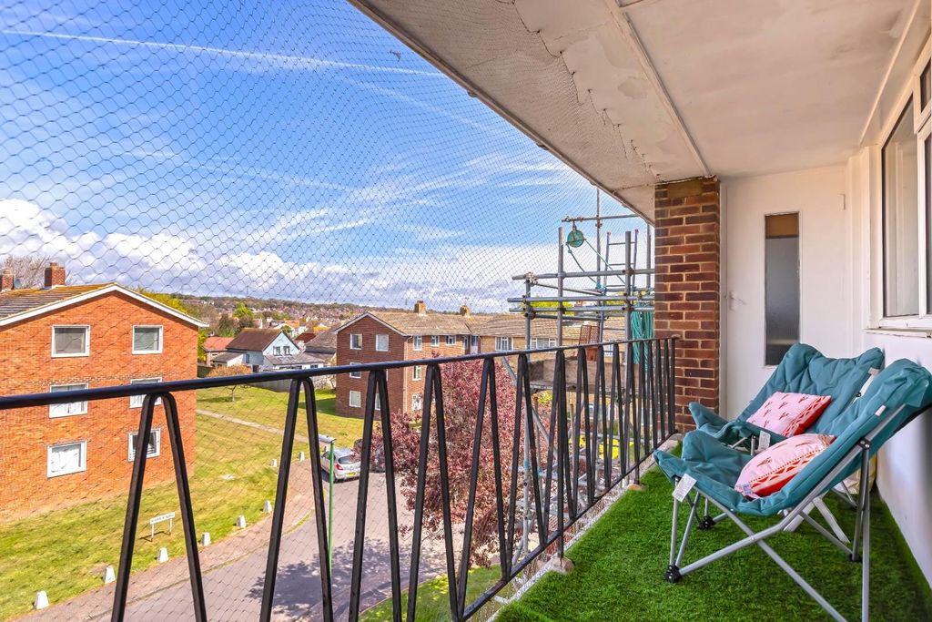 Property photo 1 of 19 Meadway New_13.Jpg