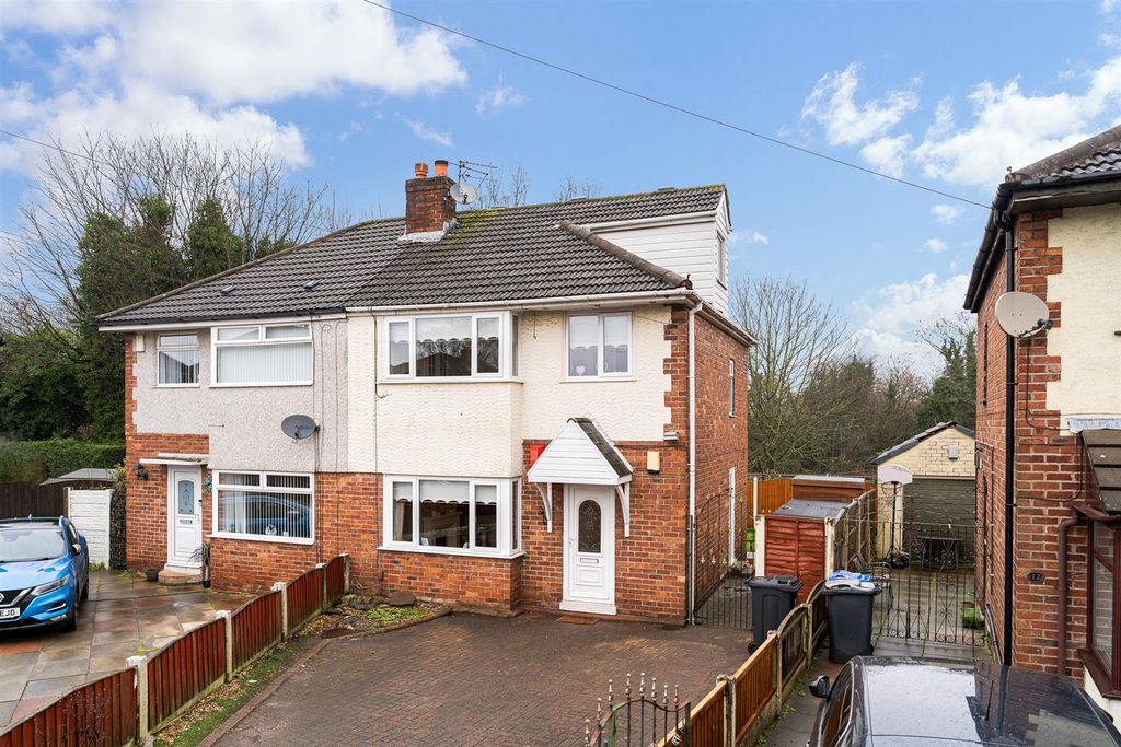 Property photo 1 of 20 14 Eglinton Avenue-23.Jpg