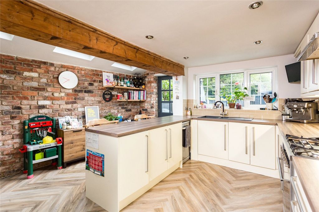 Property photo 2 of 15 Photos