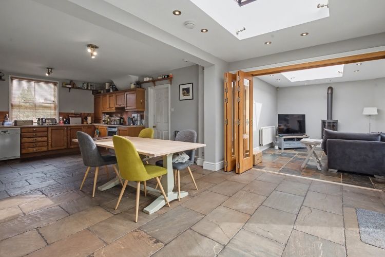 Property photo 2 of 10 326844