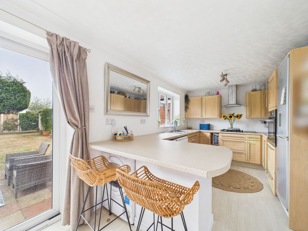 Property photo 2 of 14 Kitchen Area