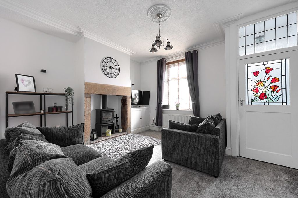 Property photo 3 of 12 4524682
