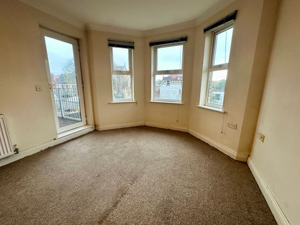 Property photo 3 of 18 Image