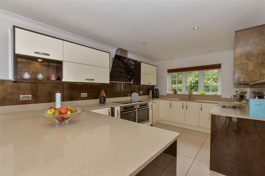 Property photo 1 of 14 Kitchen/Breakfast Room