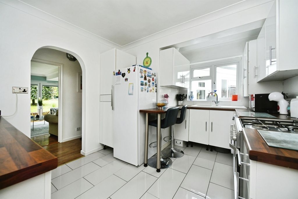 Property photo 3 of 24