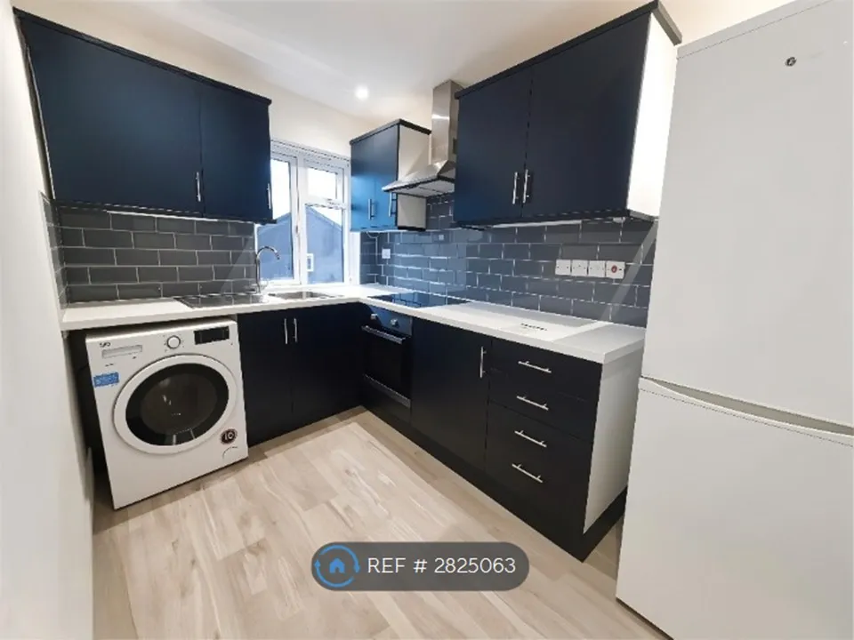 Apartment in Reading, Coley - More