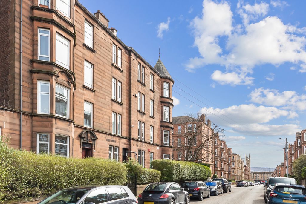 Property photo 2 of 31