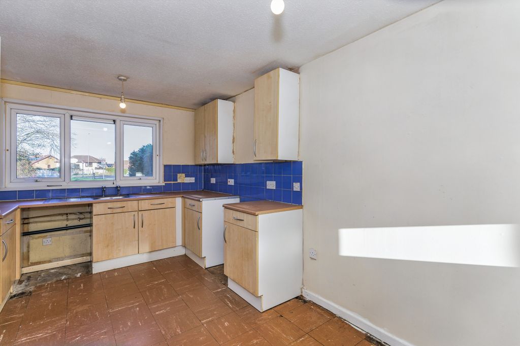 Property photo 3 of 20 1 Sassoon Close, Wellingborough, Northamptonshire, Nn8 3Lr