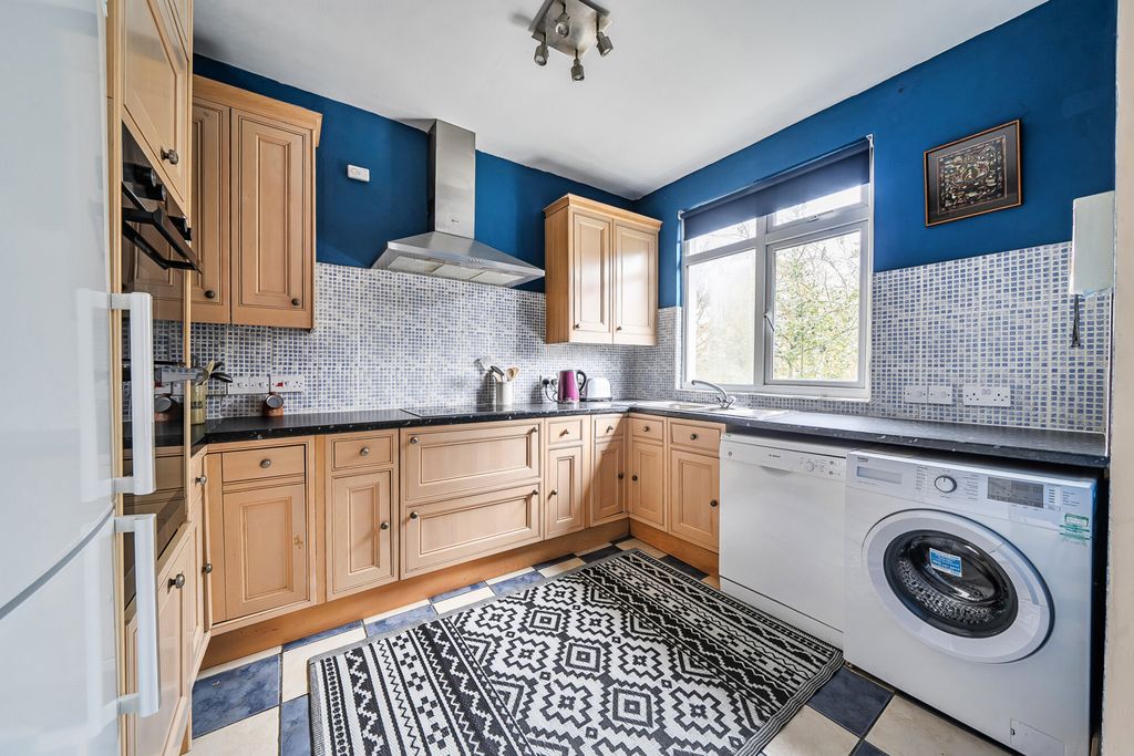 Property photo 3 of 20 Kitchen