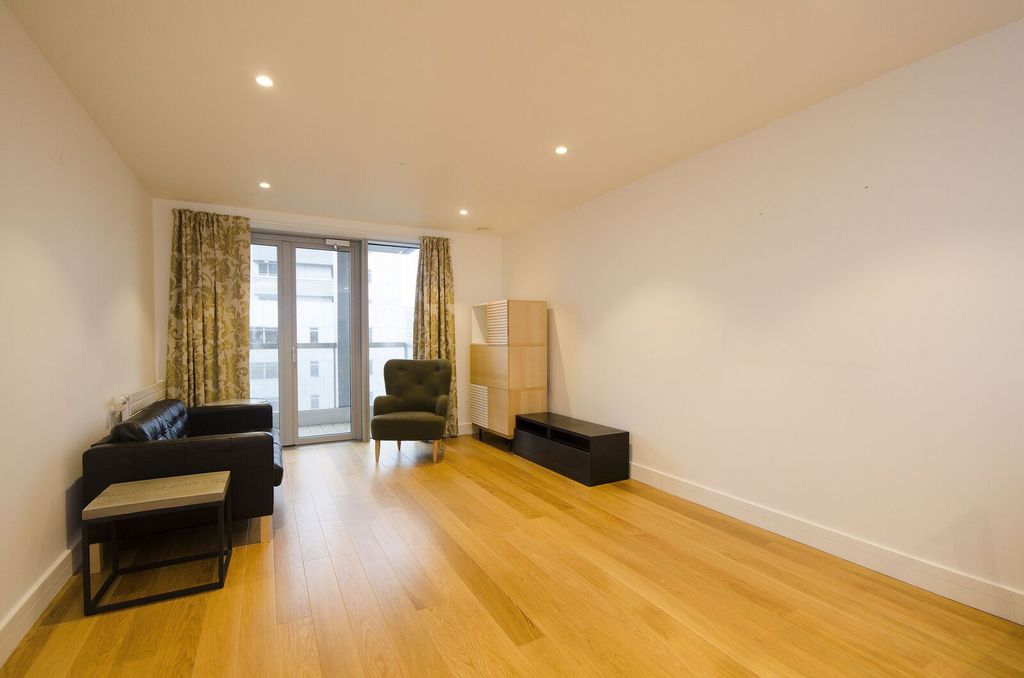 Property photo 3 of 7