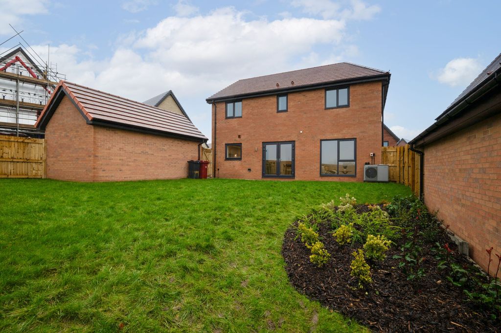 Property photo 3 of 19