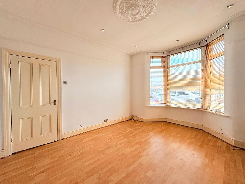 Property photo 2 of 8 Picture No. 08