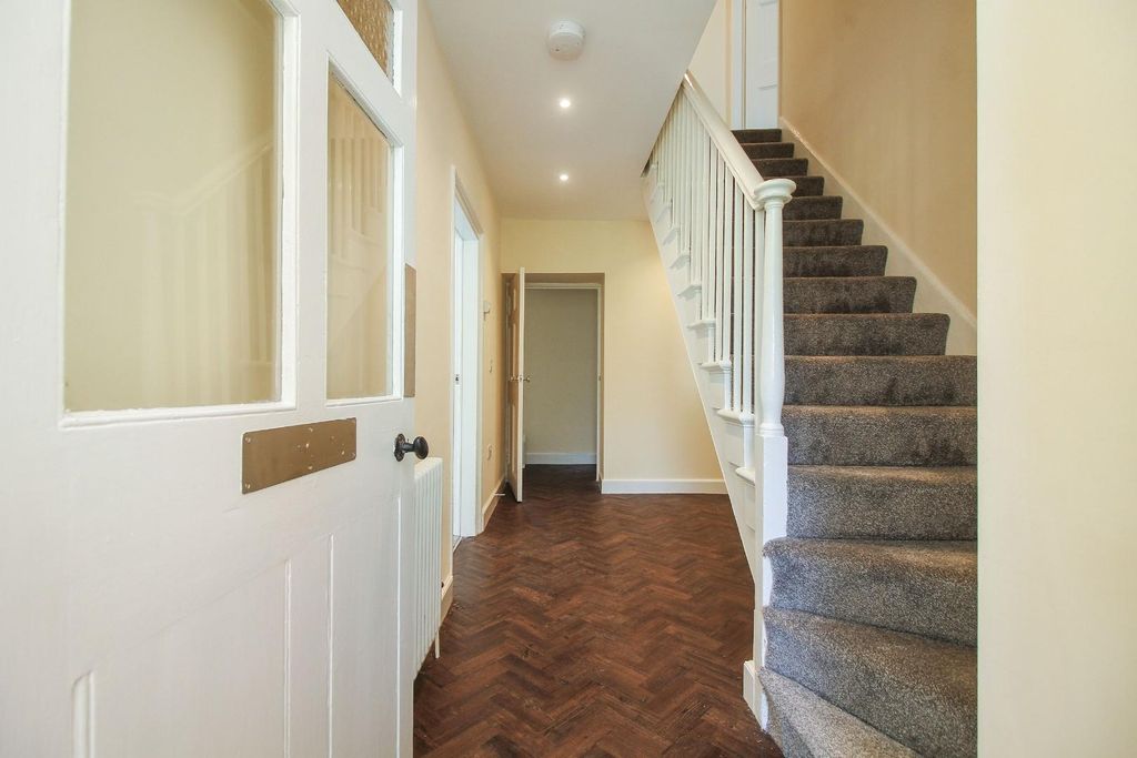 Property photo 2 of 22 2