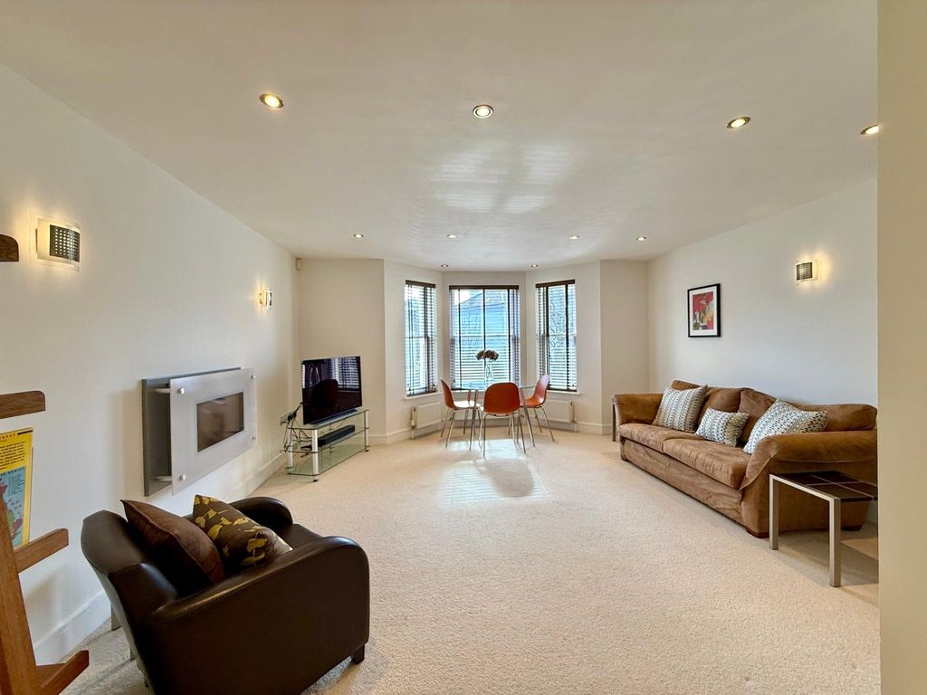 Property photo 2 of 12 Picture No. 13