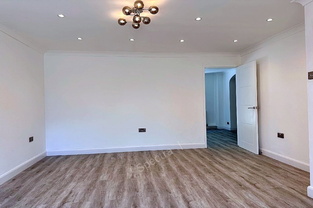 Property photo 3 of 16 Gallery