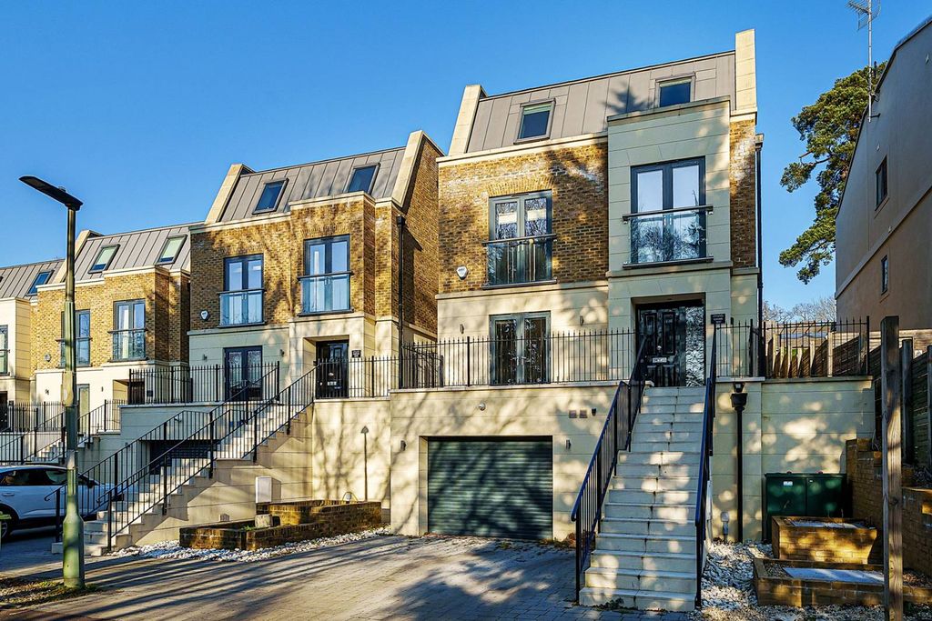 Property photo 2 of 23