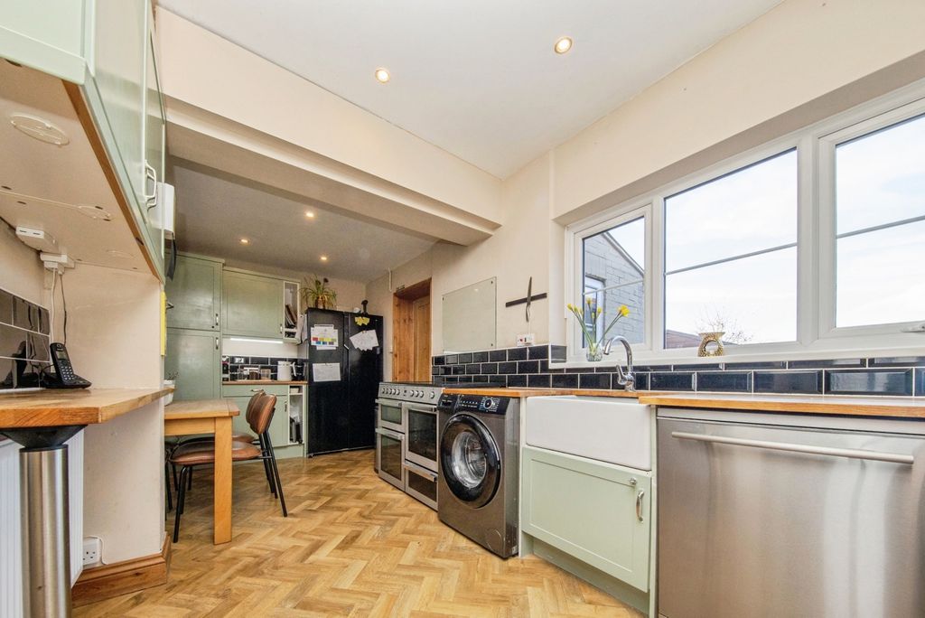 Property photo 2 of 20 Pbox-Img.Jpg