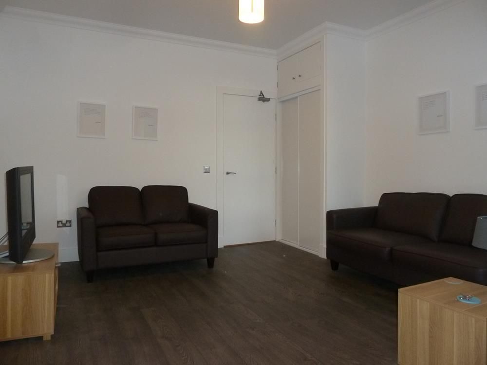 Property photo 2 of 6 Lounge