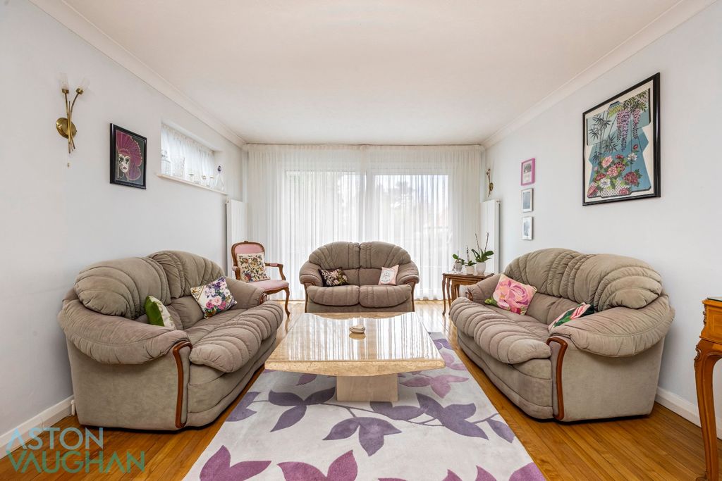 Property photo 3 of 36 4825042