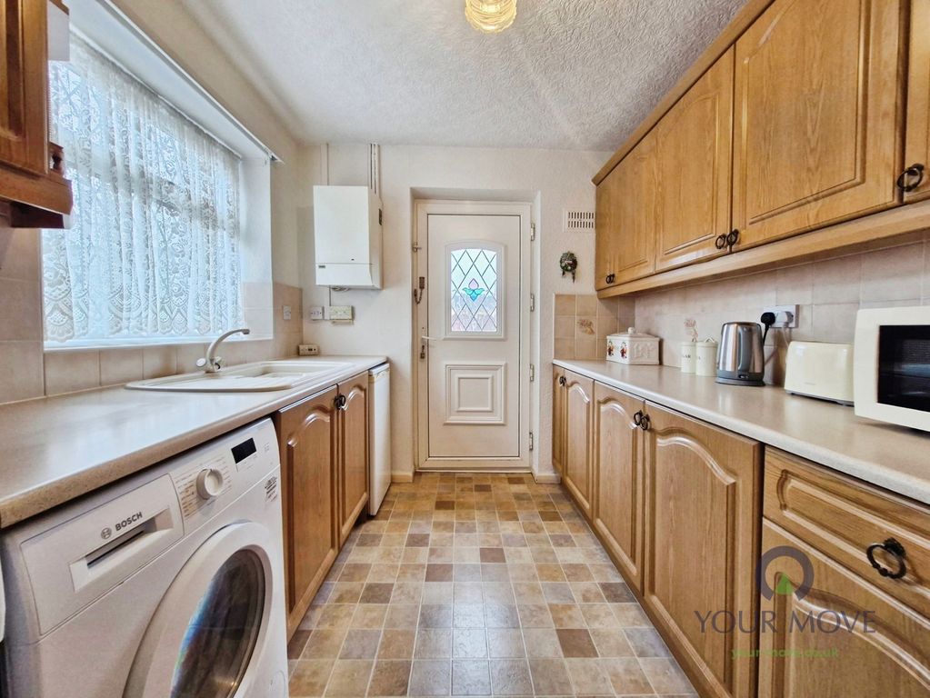 Property photo 2 of 12 Kitchen