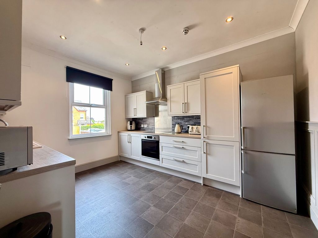 Property photo 1 of 11 Kitchen