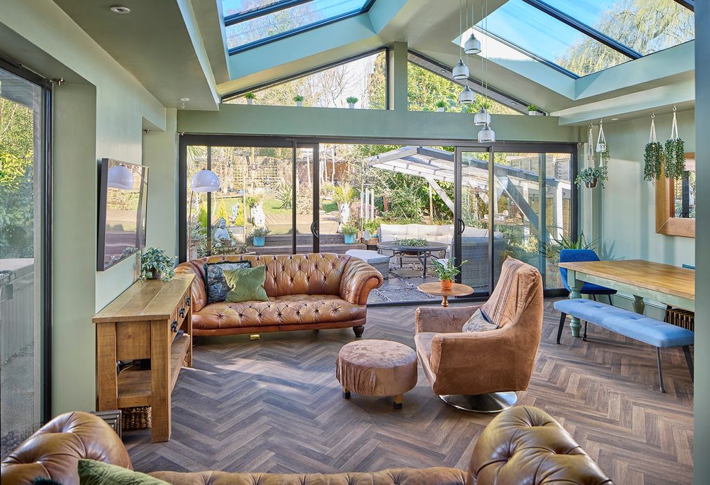 Property photo 1 of 24 Living/Kitchen/Dining