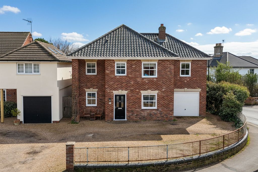 Property photo 1 of 31