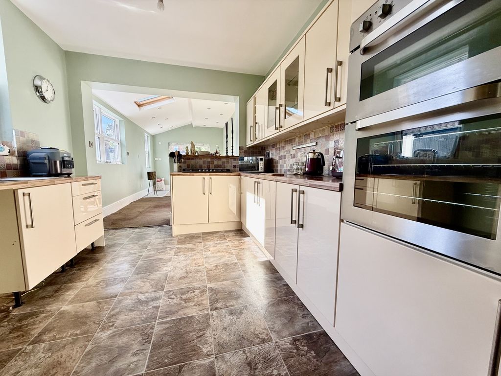 Property photo 3 of 9 Img_3038