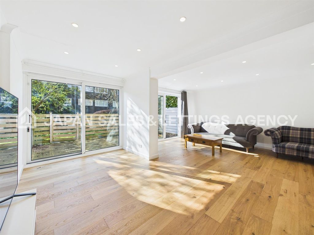 Property photo 2 of 9 Cam04401G0-Pr0122-Still005.Jpg