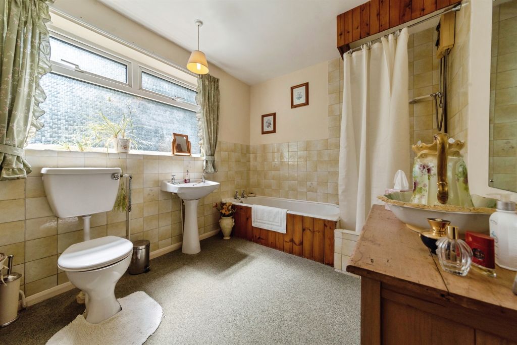 Property photo 3 of 19