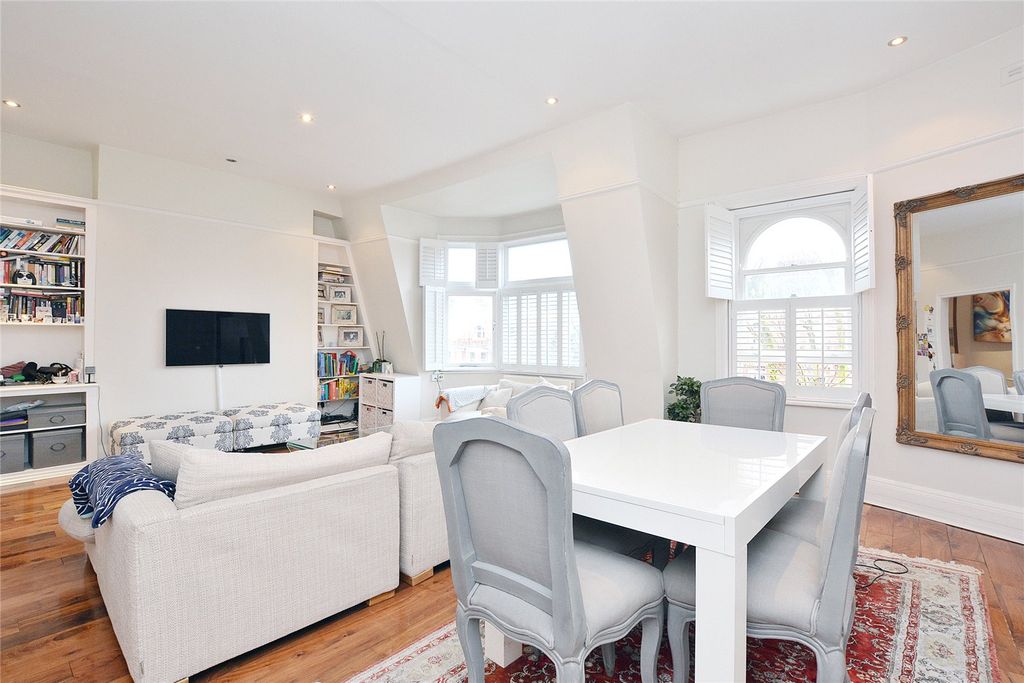 Property photo 3 of 15 Dining Area