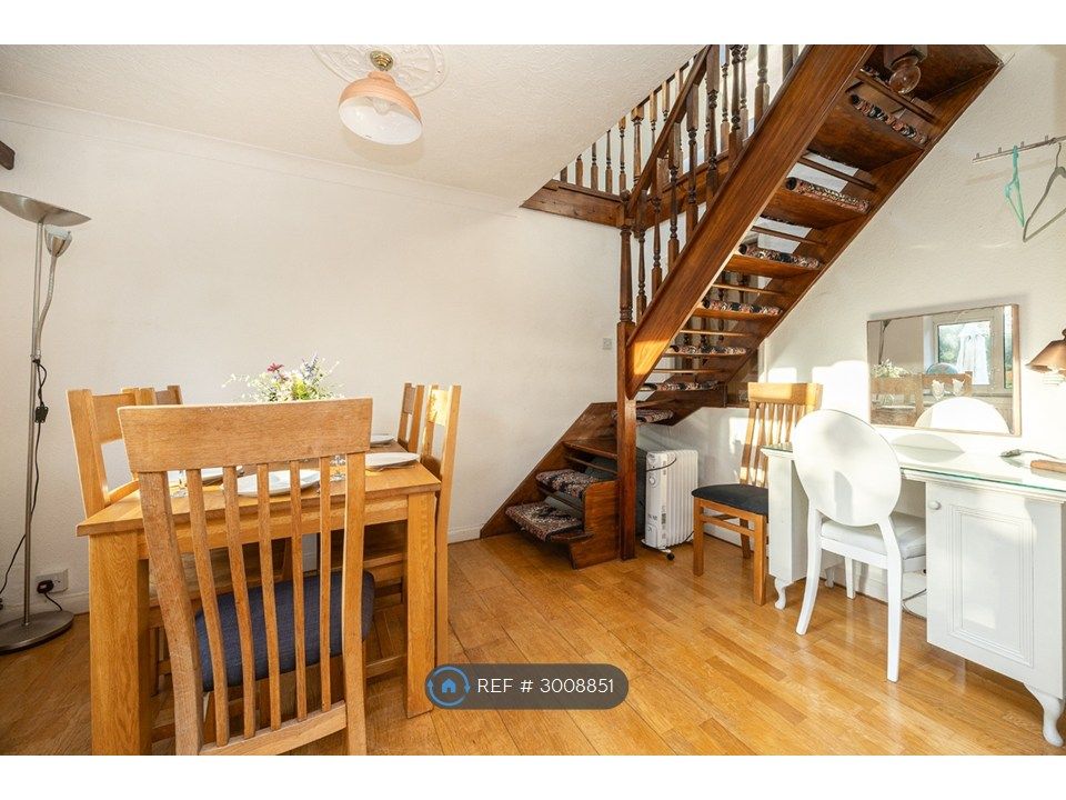 Property photo 3 of 35