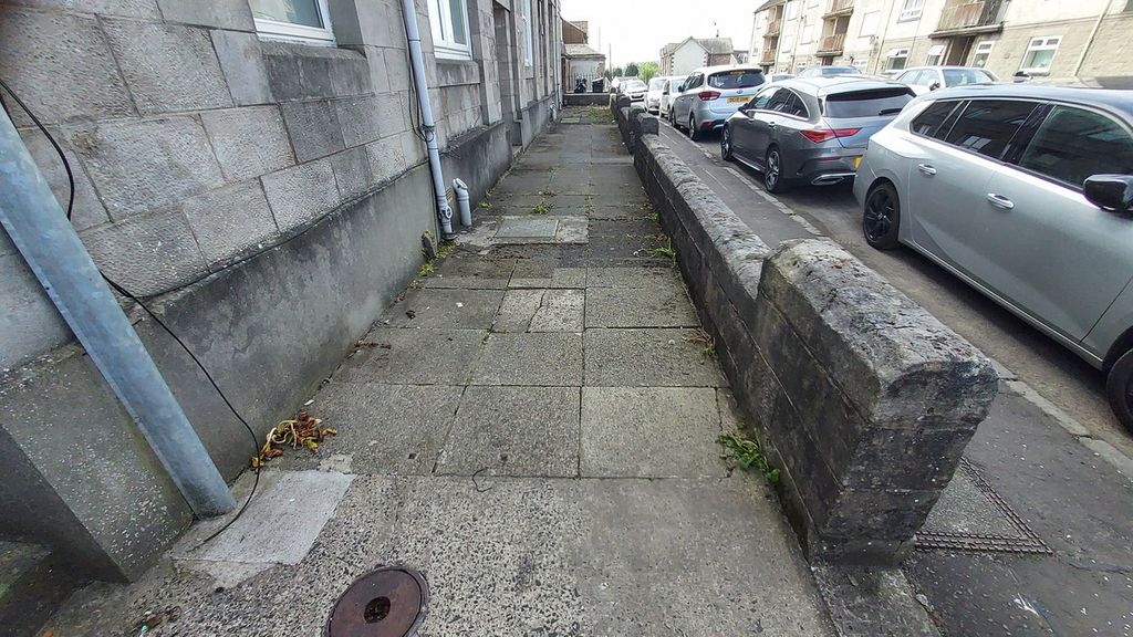 Property photo 3 of 10