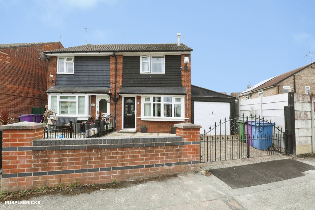 Property photo 2 of 16