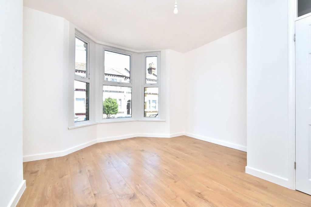 Property photo 2 of 3