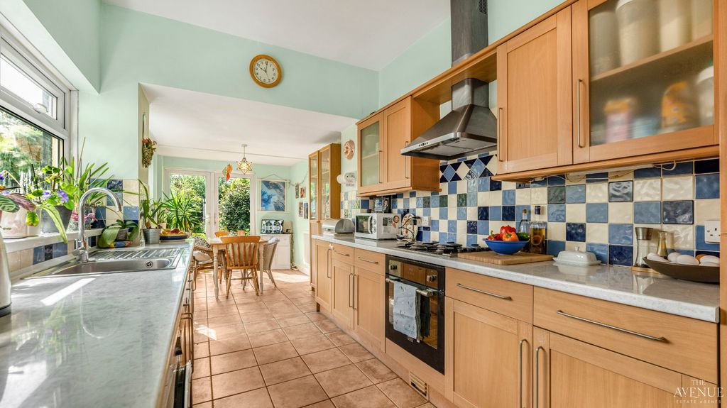 Property photo 2 of 40 4867043