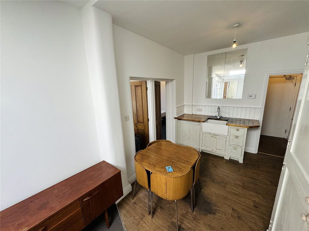 Property photo 2 of 12 Picture No. 17