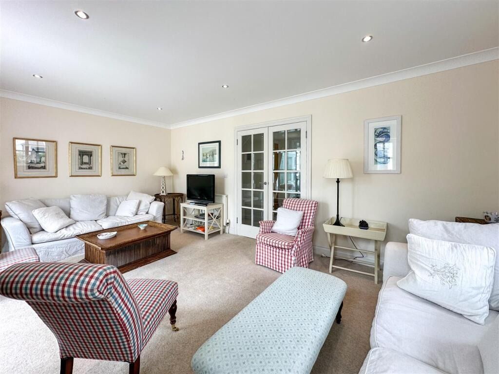 Property photo 2 of 28 4856371