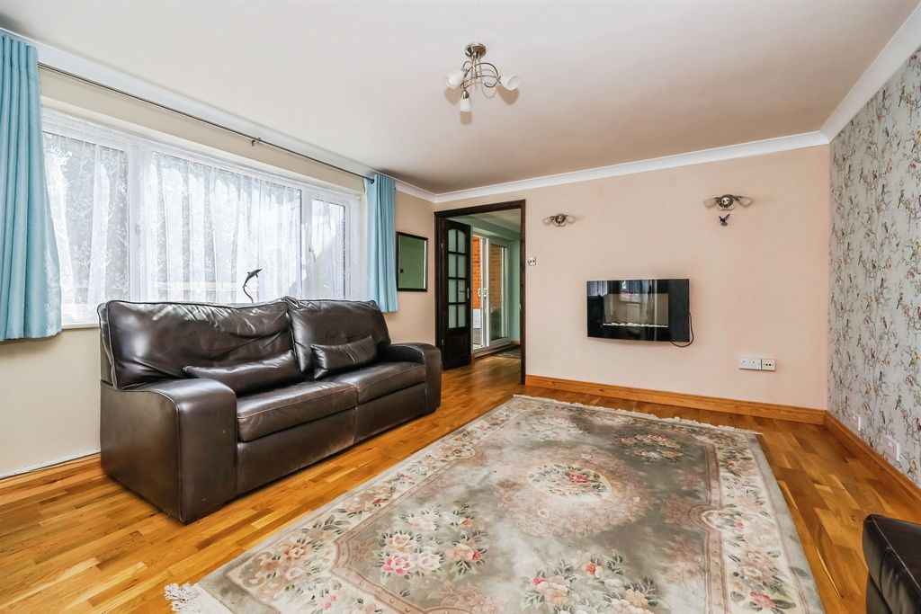 Property photo 2 of 29