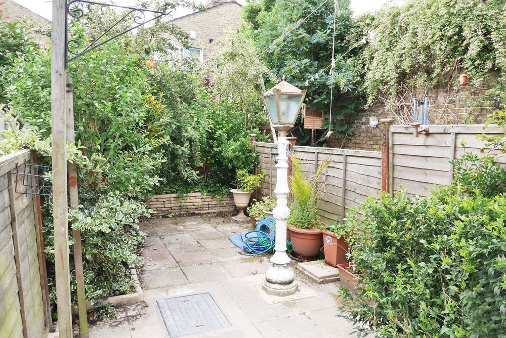 Property photo 2 of 9