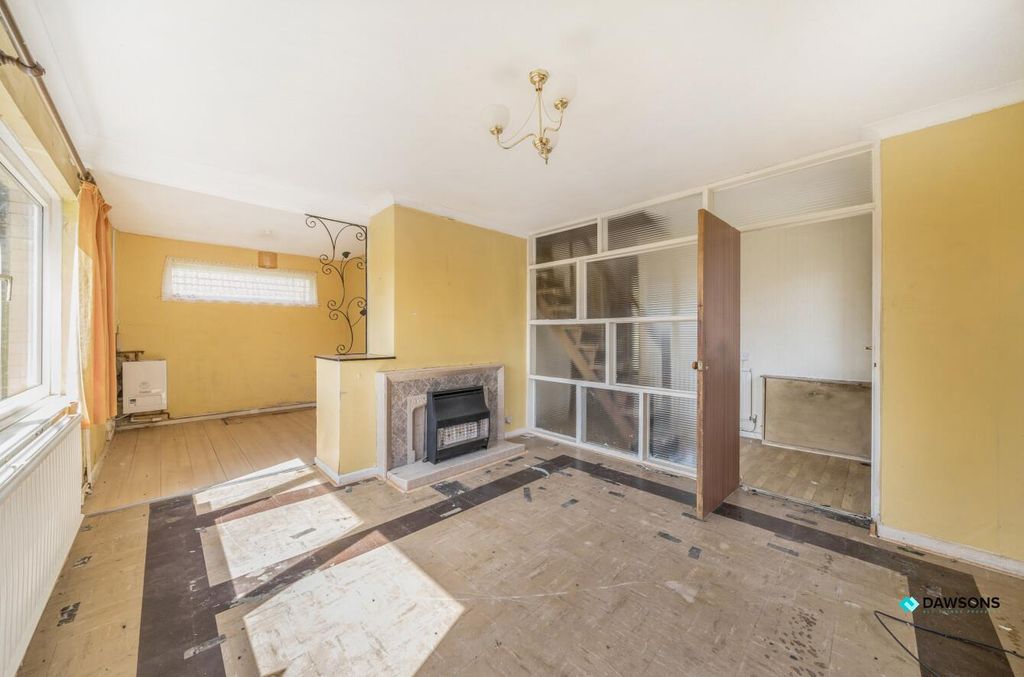 Property photo 3 of 27 59435817-86A3-4d87-8981-B5A3B44Fbedf.Jpg