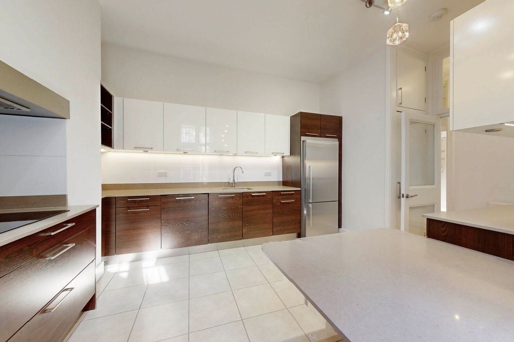 Property photo 3 of 18 Picture No. 32